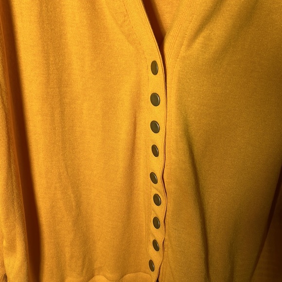 Nenona button down cardigan size medium - Picture 4 of 11